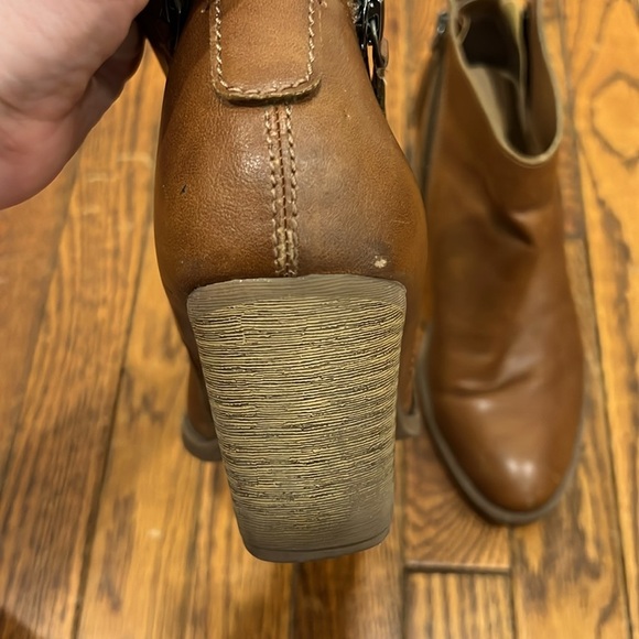 DV by Dolce Vita Booties - Picture 8 of 12